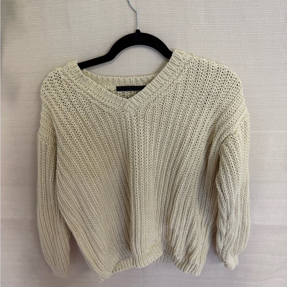 Jenni Kayne Cream V-Neck Sweater with Chunky Knit